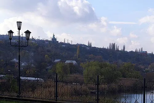 «Но-во-черкасск, казачья столица! Чувствуете разницу?»