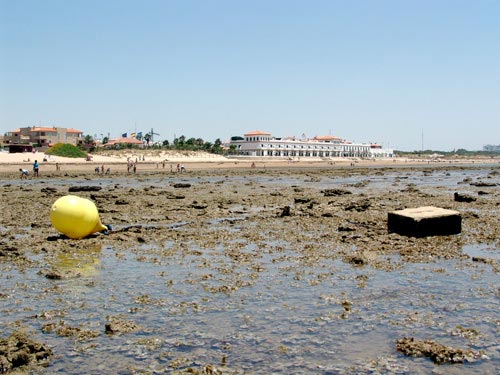 Берег света во время отлива. Отель «Playa de la Luz»