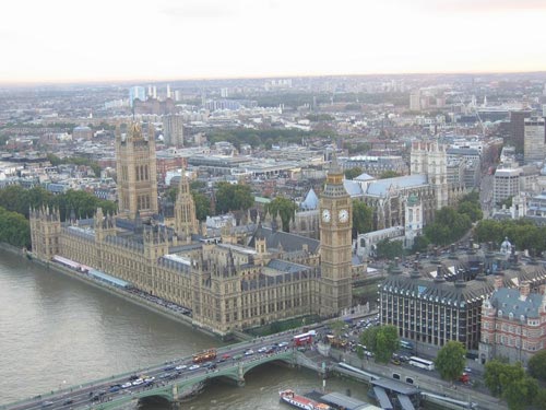 Вид на Вестминстерский дворец с London-eye.