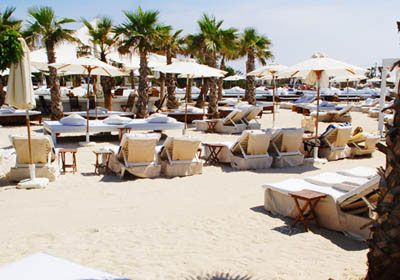 Nikki Beach <br/>
Сент Тропез, Франция<br/>
фото: Forbes» data-title=»Nikki Beach <br/>
Сент Тропез, Франция<br/>
фото: Forbes» data-description=»» ><img
decoding=async src=https://100dorog.ru/be/wp-content/uploads/photos/2008/07/53654-2008031206162826.jpg alt=