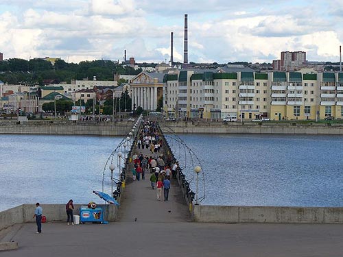 Залив и один из мостов, которыми чебоксарцы очень гордятся