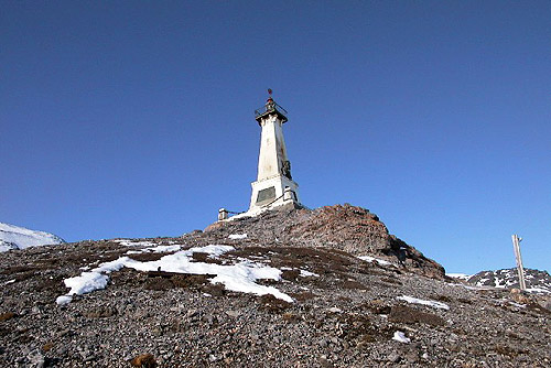 Памятник на мысе Дежнёва