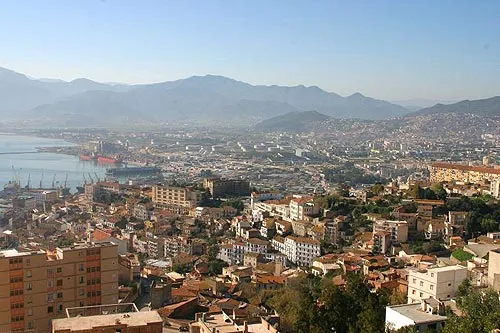 Свечение изнутри.  Алжир. Город Бежайа