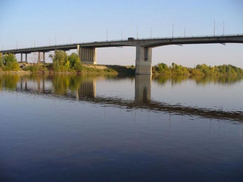 А это - мост на Оке, до которого мы как раз доплыли!