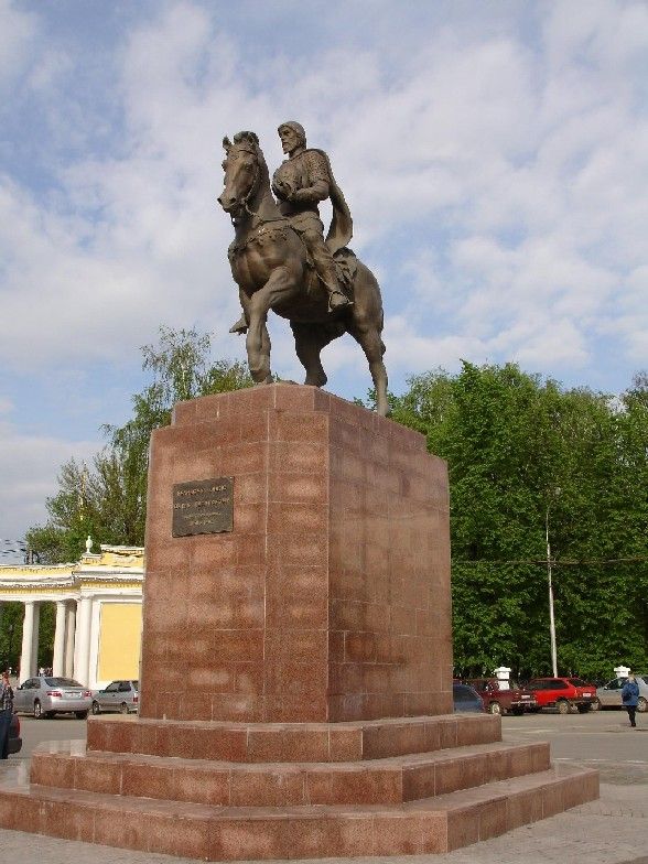 Рязань. Памятник князю Олегу Рязанскому