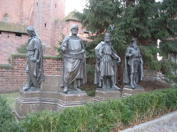 В поисках Ордена Крестоносцев…