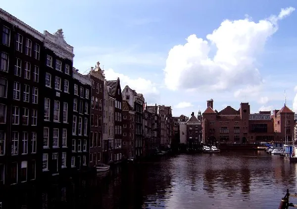 А ну и что с того, что вчера я прилетел из Амстердама (с)