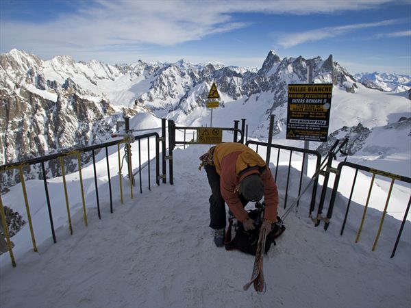 Выход с Aiguille du Midi в Белую Долину