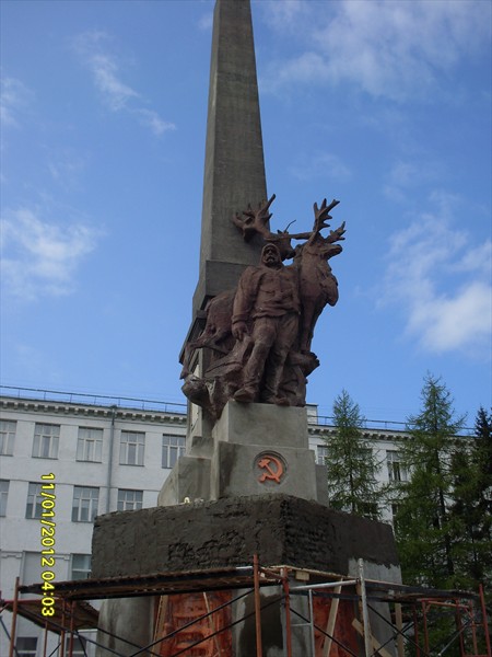 Памятник Поморам в центре города