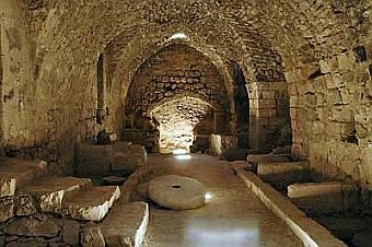 Kerak_castle_kitchen,_tb061404168.jpg