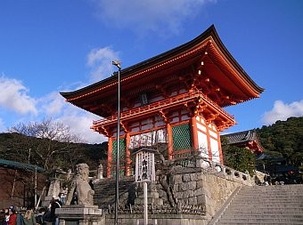 Kiyomizudera_Niomon.jpg