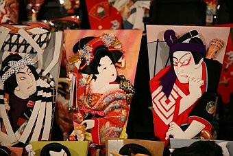 japan-tokyo-asakusa-hagoita-fair1.jpg