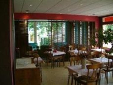 Hotel Restaurant L'Ecureuil Saint-Paul-en-Born