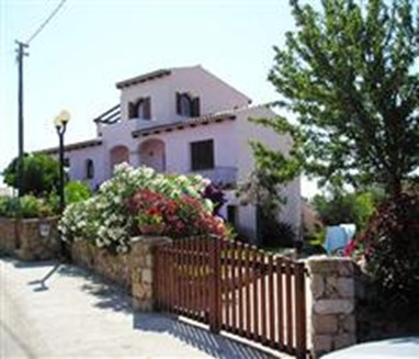 Casa Debili Apartments San Teodoro