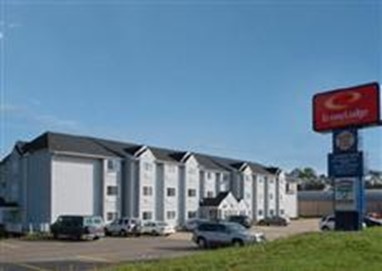 Econo Lodge Inn & Suites Saint Clairsville