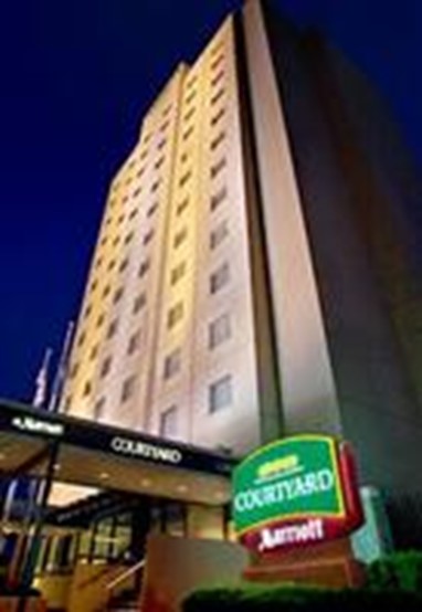 Courtyard by Marriott JFK International Airport