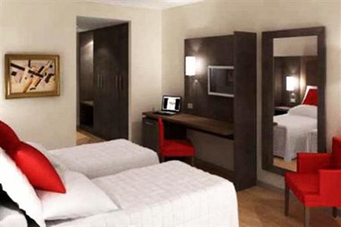 Hotel Roma Rooms and Suites Fiumicino