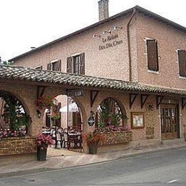 Le Relais des Dix Crus Hotel