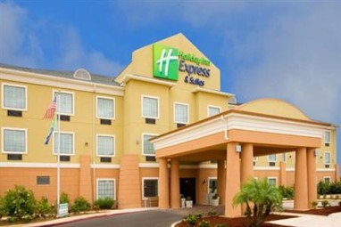 Holiday Inn Express Suites George West