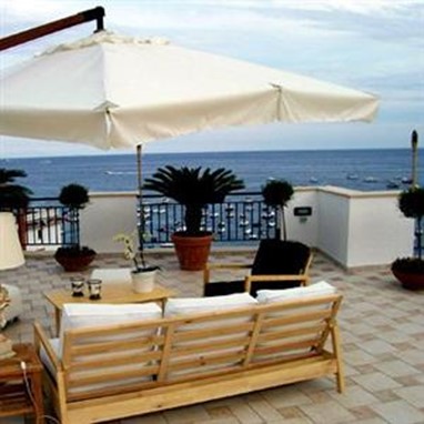 Punta Campanella Resort & Spa