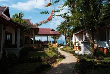 Maenamburi Resort