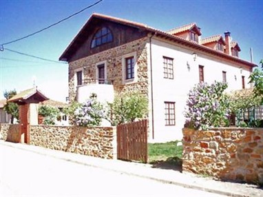 La Casa del Herrero Guest house Luyego