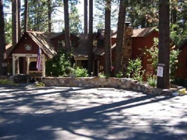 Cozy Hollow Lodge
