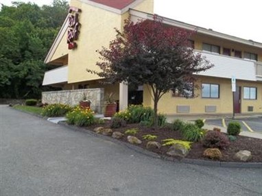 Red Roof Inn St. Clairsville