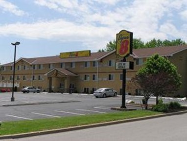 Super 8 Independence/Kansas City Area