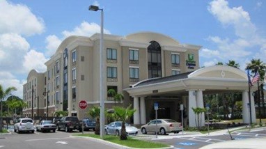 Holiday Inn Express & Suites Tampa USF-Busch Gardens