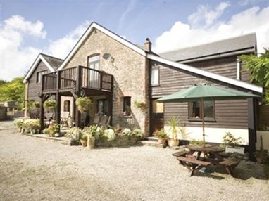 Lew Barn Bed & Breakfast Holsworthy