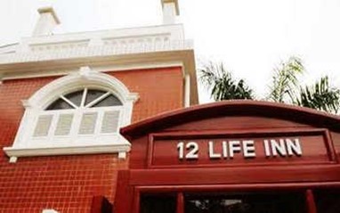 12 Life Inn