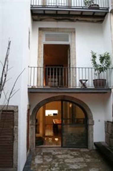 Almada Guesthouse