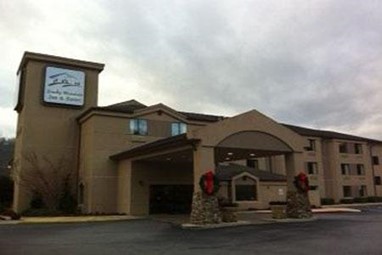 Smokey Mountain Inn & Suites