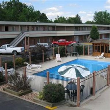 Arkansas River Inn and Suites