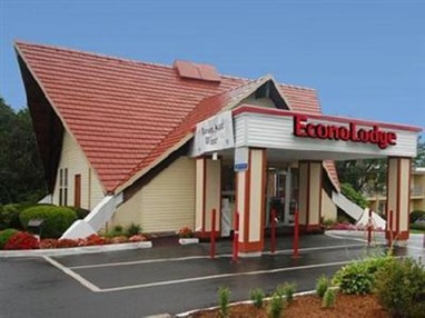 Econo Lodge Inn & Suites Westfield