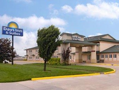 Days Inn & Suites Wichita