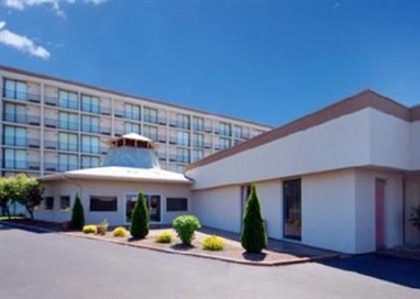 Quality Inn and Suites North Youngstown