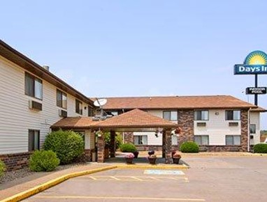Days Inn and Suites East, Davenport, Iowa