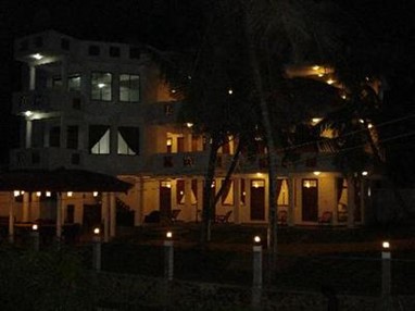 Surf Lanka Hotel Matara