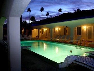 Posh Palm Springs Inn