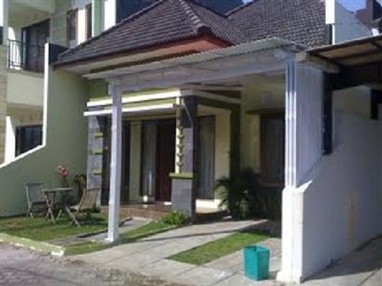 Omah Gading Guest House