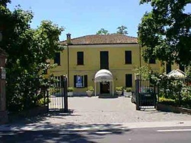 Hotel Villa Regina Ferrara