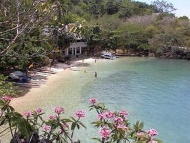 Baras Beach Resort