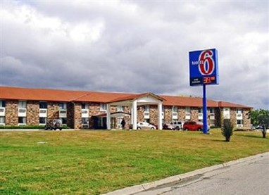 Motel 6 West Central Omaha