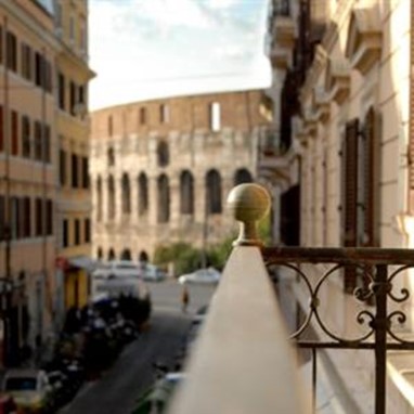 Santi Quattro Al Colosseo Bed & Breakfast Rome