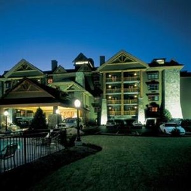 Bearskin Lodge on the River Hotel