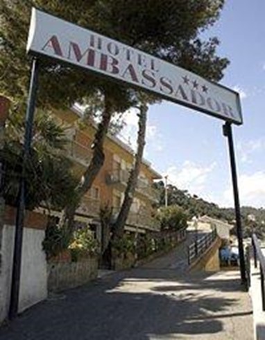 Ambassador Hotel Laigueglia