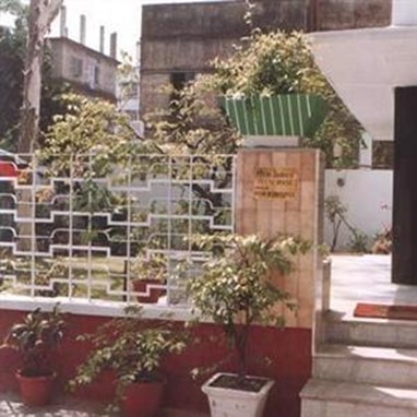 New Haven Guest House Kolkata