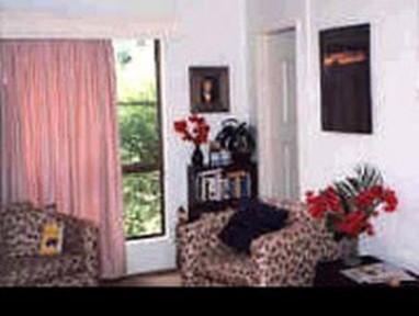 Hume's Hovell Fine Bed and Breakfast Meerschaum Vale